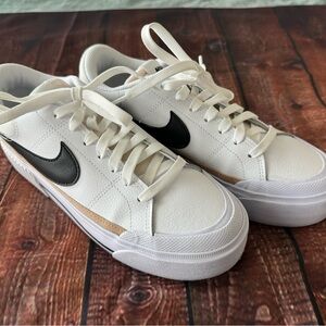 Nike Women’s Low-Top Sneakers